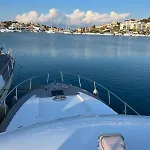 Exclusive Yatching Botel *
